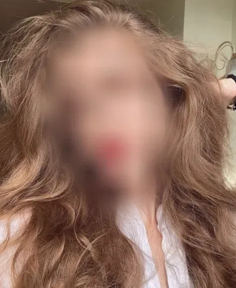 Aya, 20