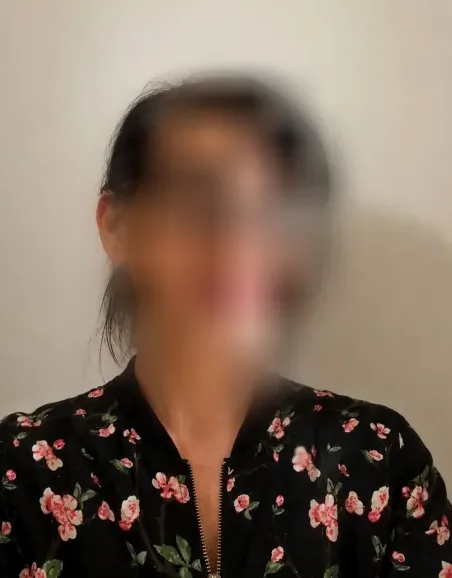 Bouchra, 39