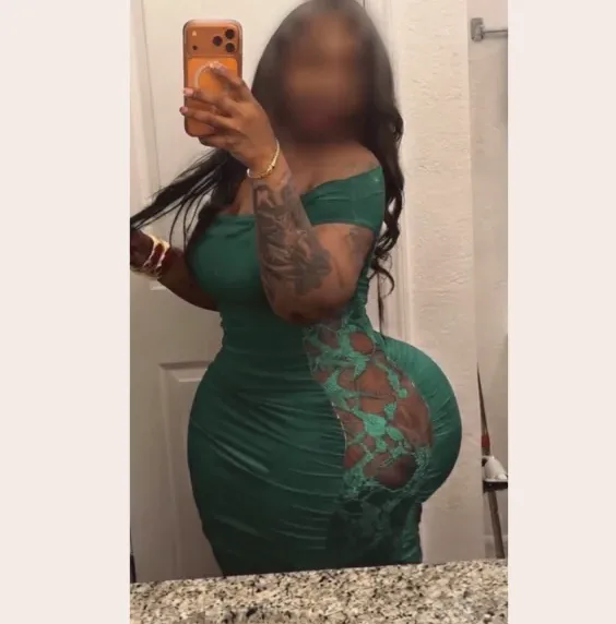 Chaima, 26