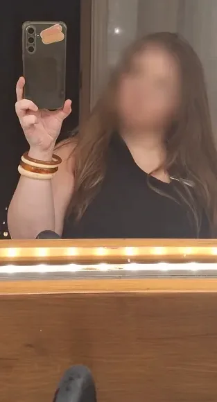 Cindy, 19