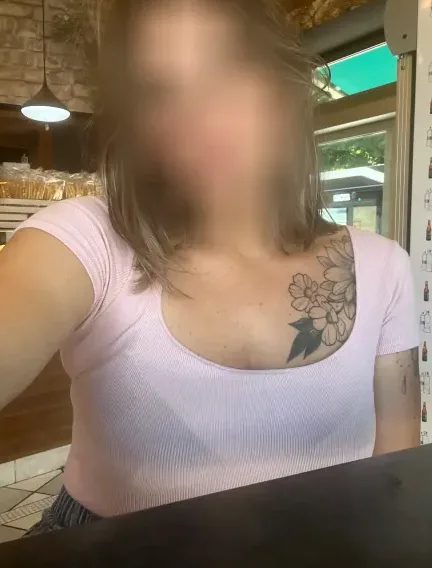 Denise, 40