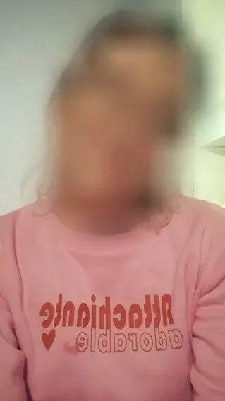 Elif, 38