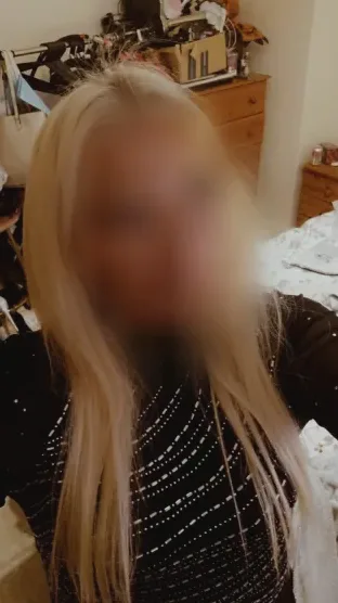 Esmee, 37