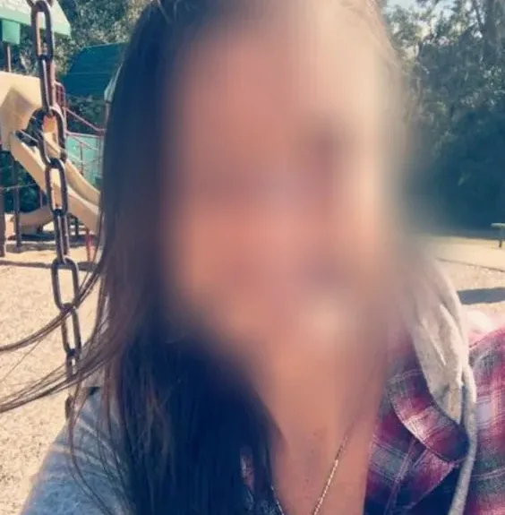 Eva, 39