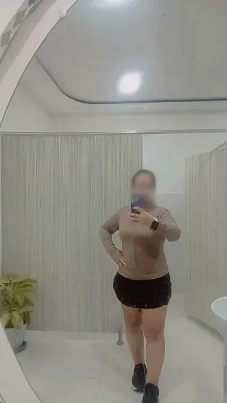 Lois, 40