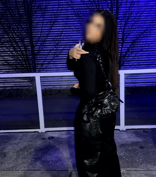 Manon, 19