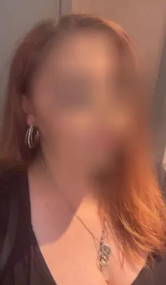Nina, 24