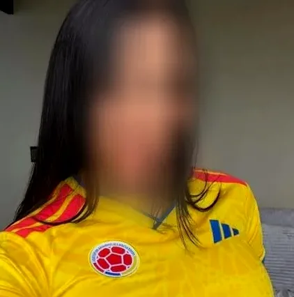 Nina, 29