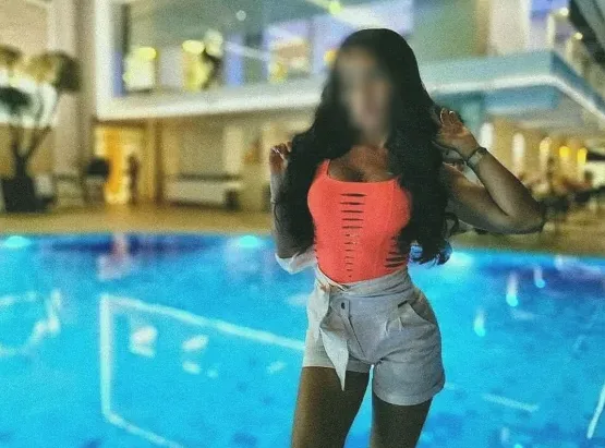 Olivia, 40