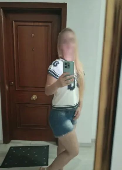 Sandra, 38