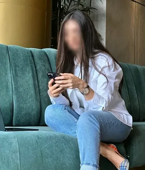Sara, 38