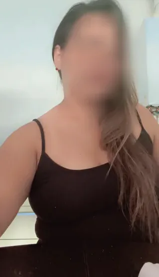 Zoe, 39